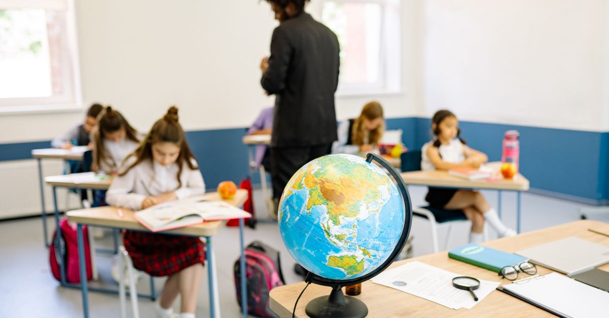 Exploring the Connection Between Attachment Styles and Learning Outcomes