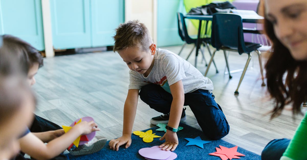 Tailoring Communication Styles to Connect with Students